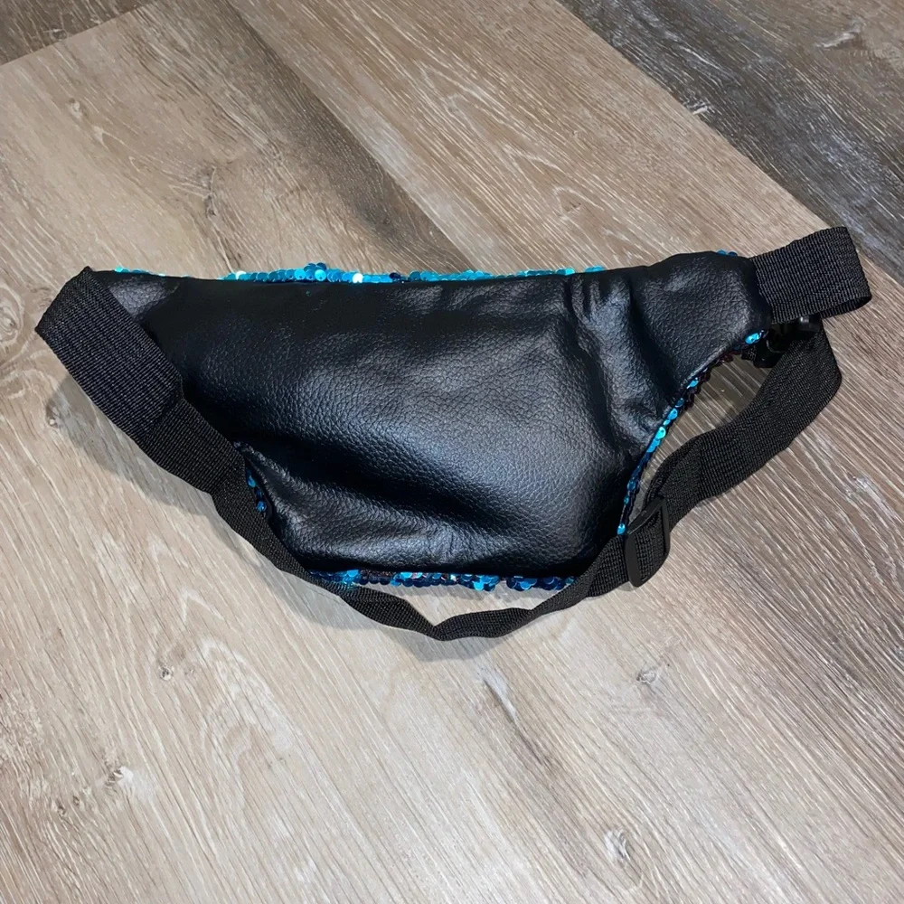 Multi-Color sequin Fanny Pack - Picture 3 of 3